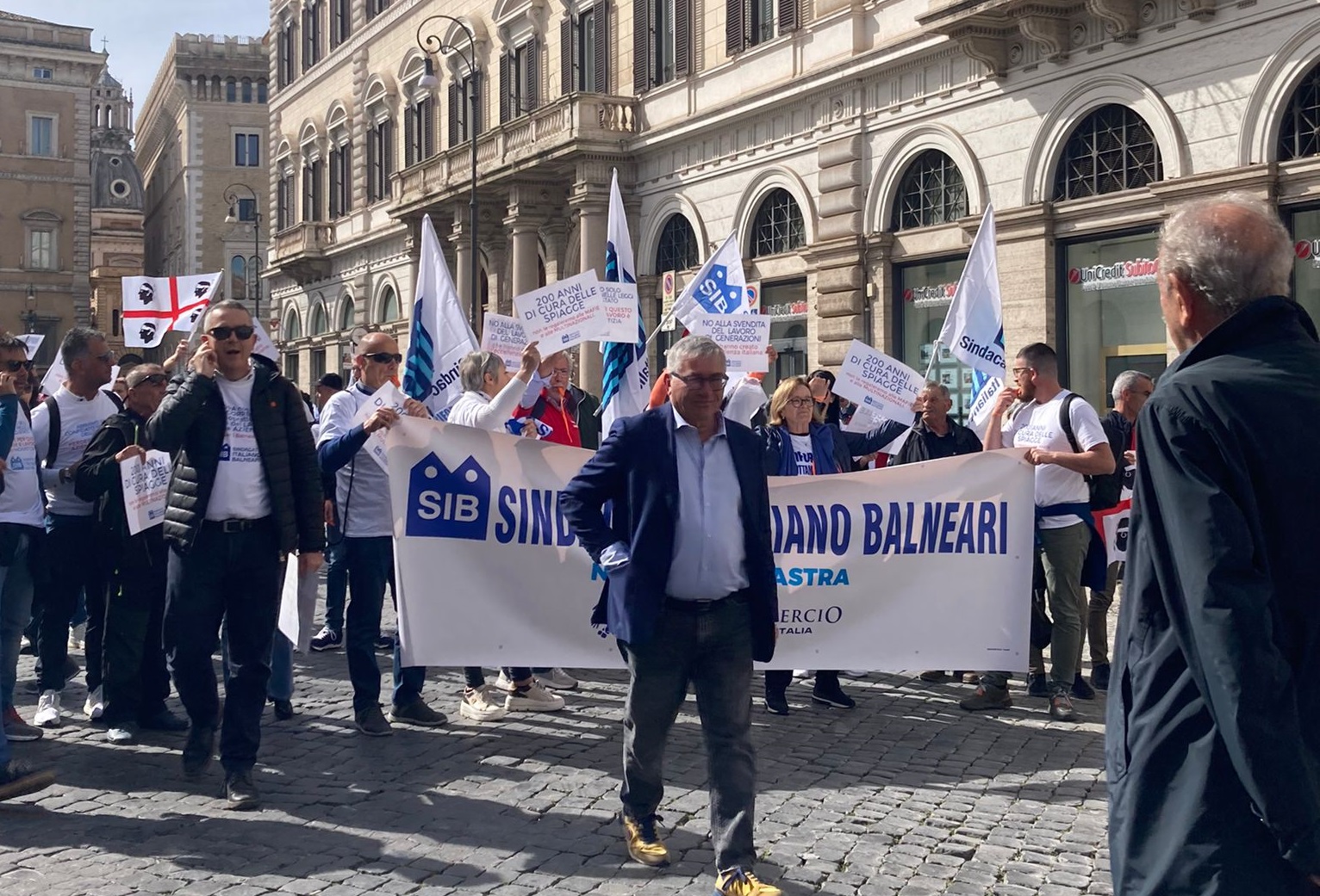Oltre 5mila balneari a Roma per difendere aziende e lavoro