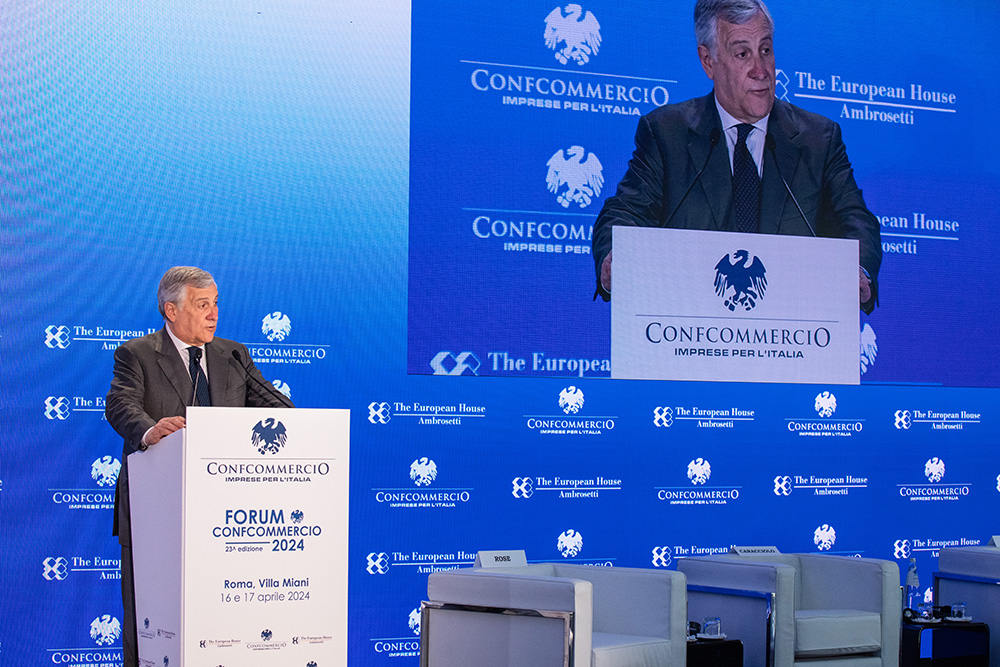 Tajani: “il Governo vuole favorire la crescita, puntiamo sulle imprese”